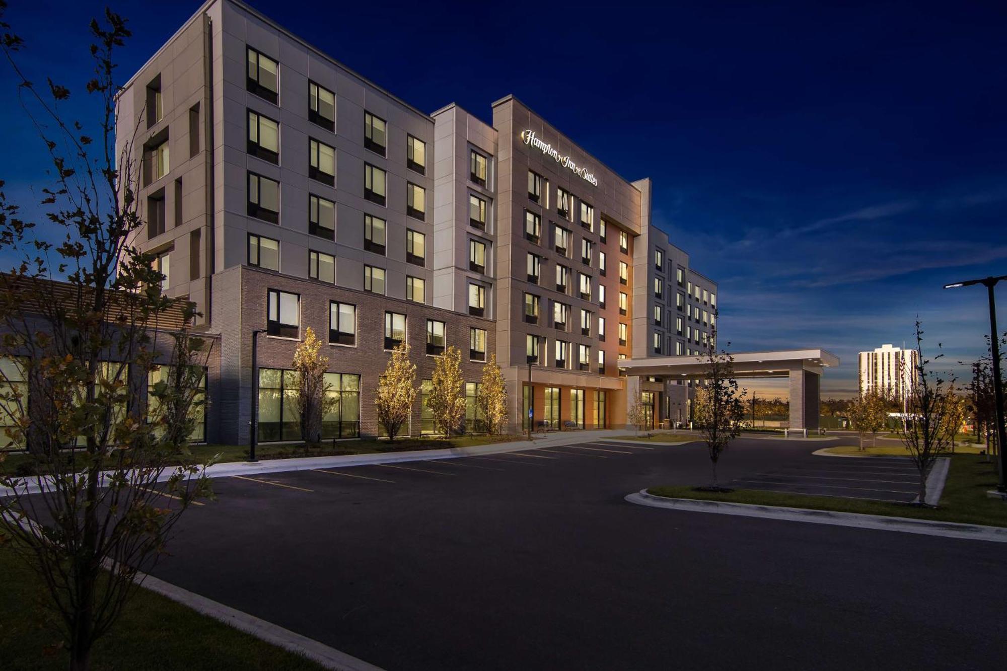 Hampton Inn & Suites Chicago Medical District Uic Exterior foto